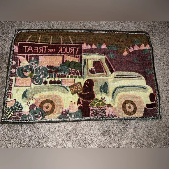 NWT 6 Truck or Treat Placemats - Picture 4 of 6